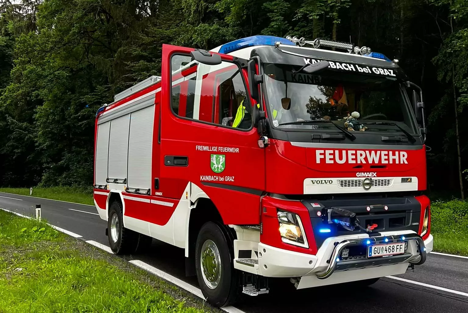 Symbolfoto zu einem Beitrag von 5min.at: Eine Feuerwehr befindet sich im Einsatz