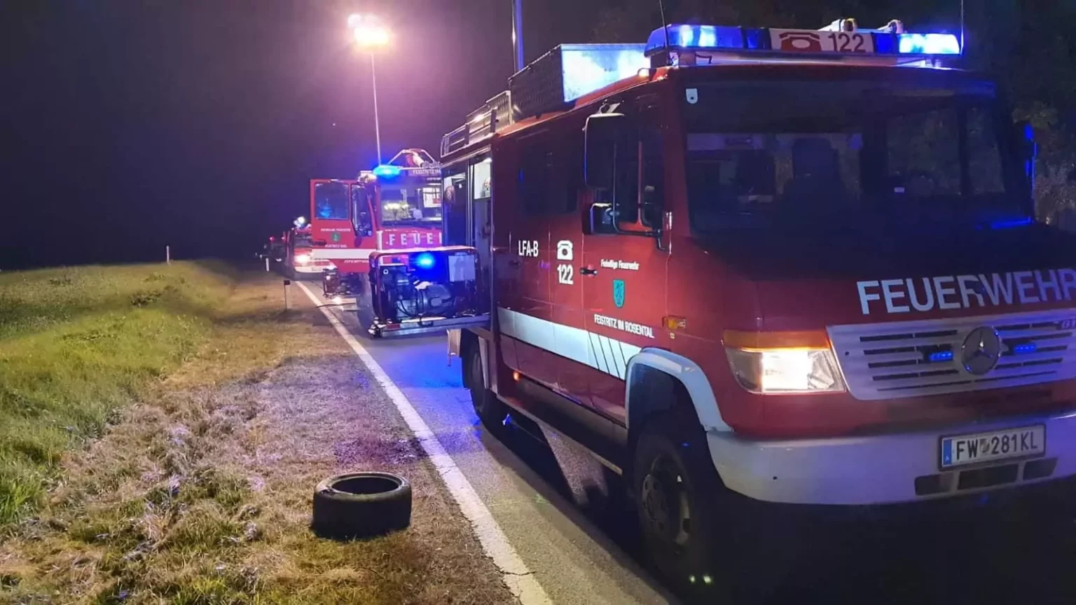 Symbolfoto zu einem Beitrag von 5min.at: Kärntner Feuerwehren nachts im Einsatz bei einem Unfall