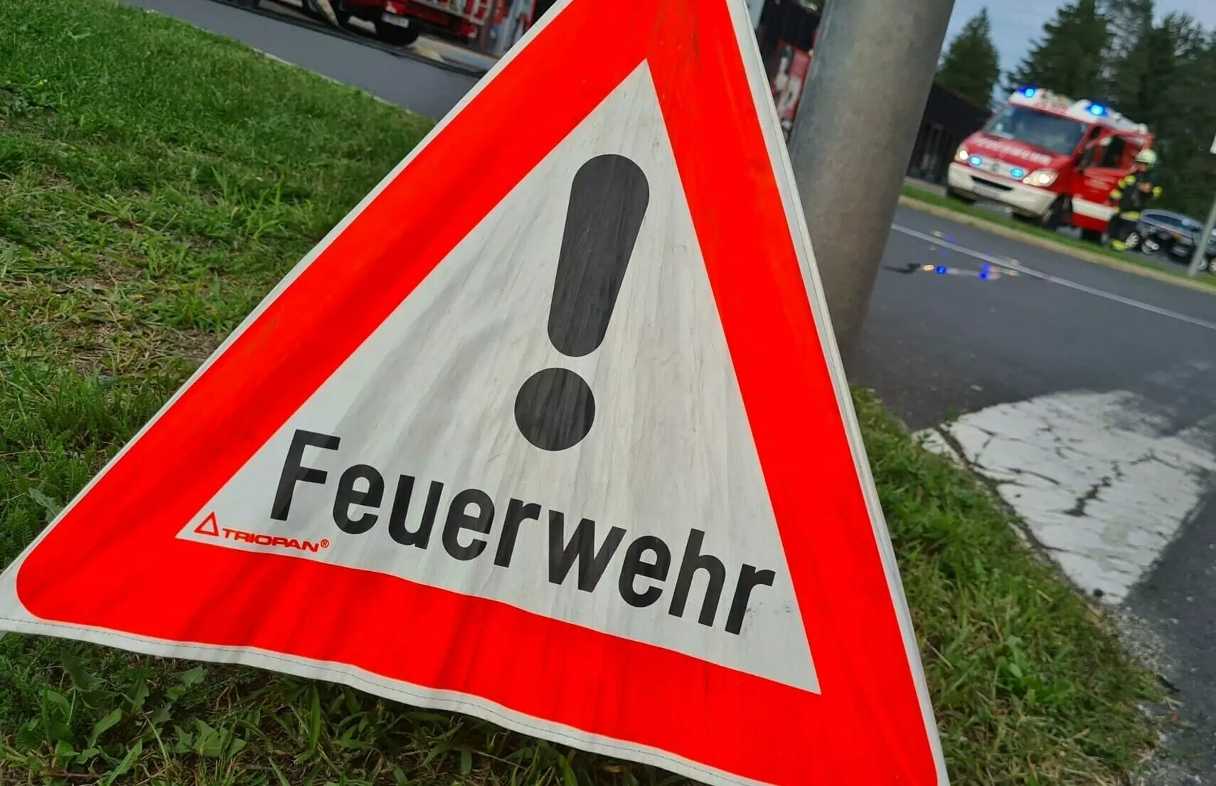 led schild feuerwehr im einsatz