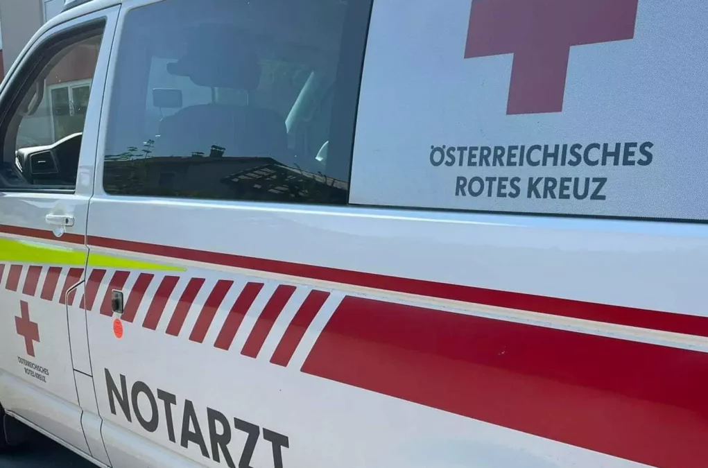 Symbolfoto von 5min.at: Ein Kärntner Notarztwagen