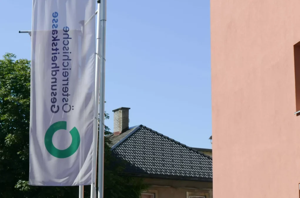 Symbolfoto zu einem Beitrag von 5min.at: Fahne der &ouml;sterreichischen Gesundheitskasse