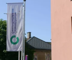 Symbolfoto zu einem Beitrag von 5min.at: Fahne der österreichischen Gesundheitskasse