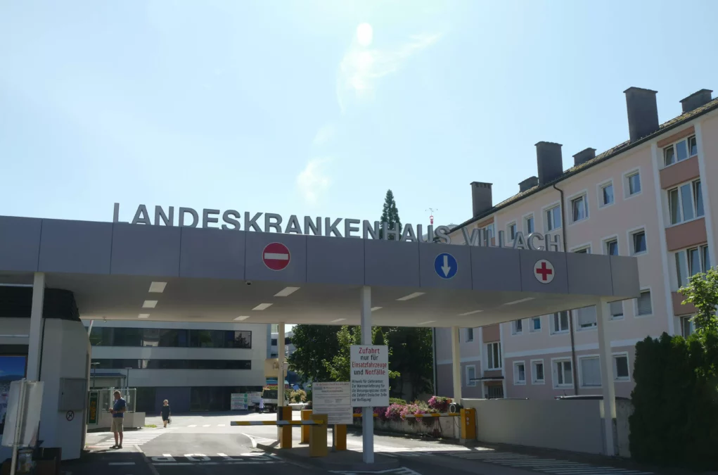 Symbolfoto zu einem Beitrag von 5min.at: Die Zufahrt für Einsatzfahrzeuge des LKH Villach