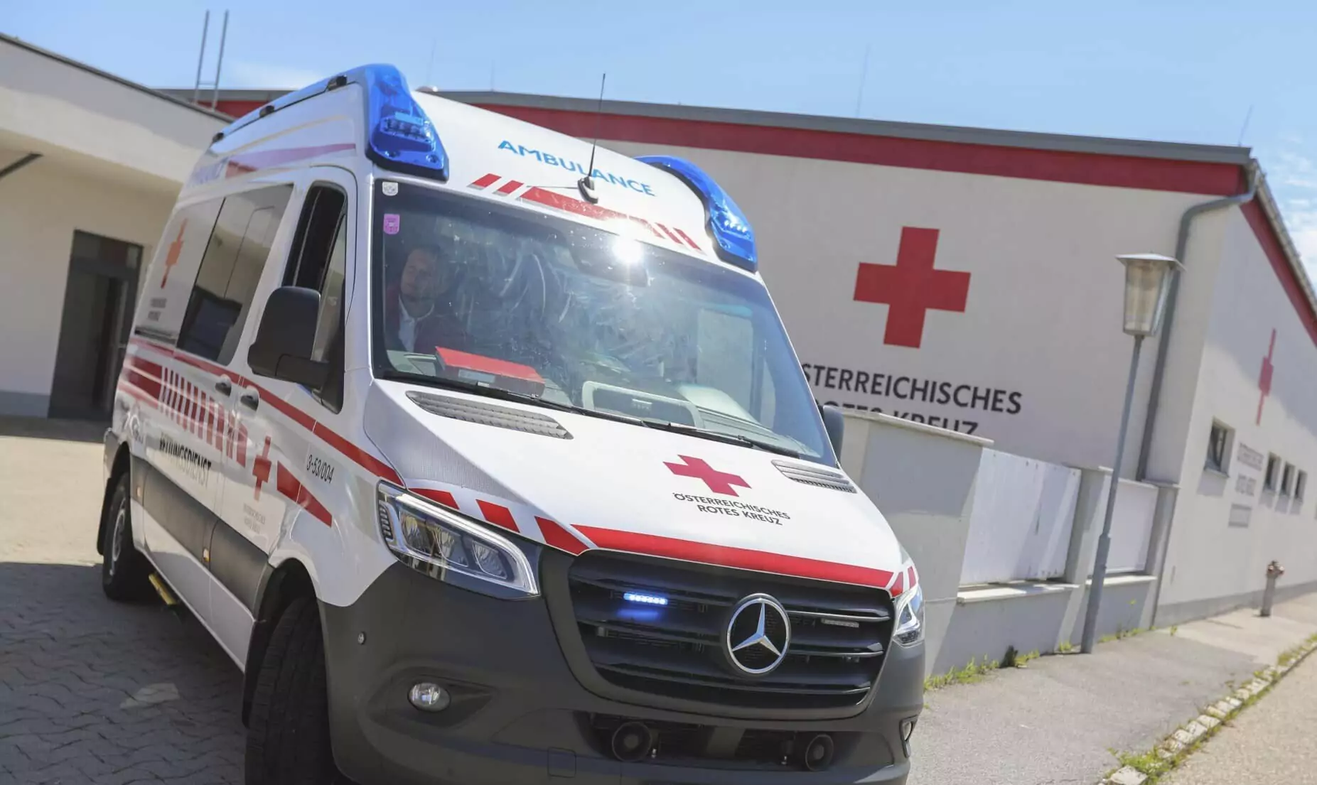 Symbolfoto von 5min.at: Eine Rettung des Roten Kreuzes im Einsatz