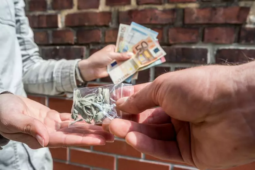 Symbolfoto zu einem Beitrag von 5min.at: Drogendeal
