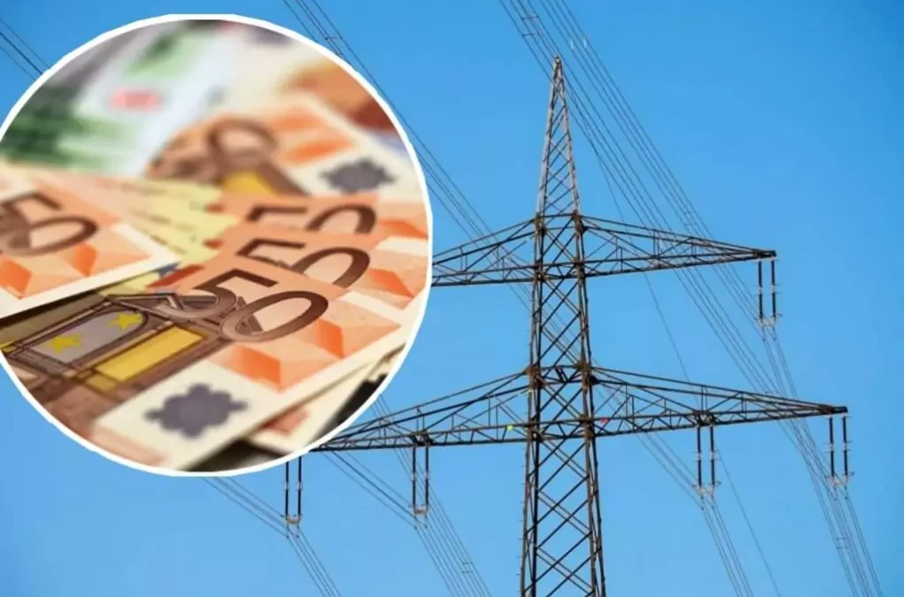 Symbolfoto von 5min.at: Fotomontage von Geld und einem Strommasten.