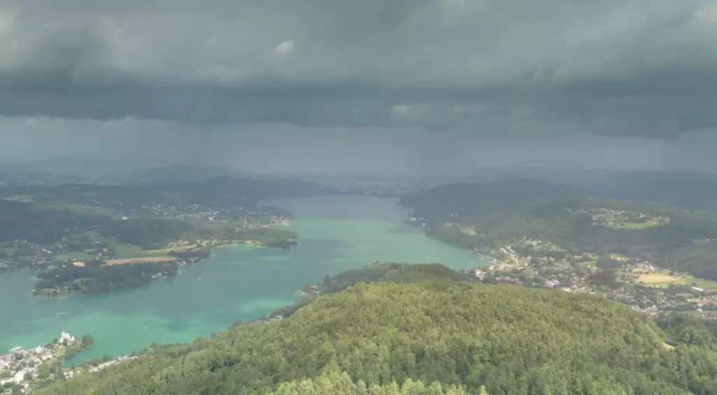 Symbolfoto von 5min.at: Unwetter am Wörthersee