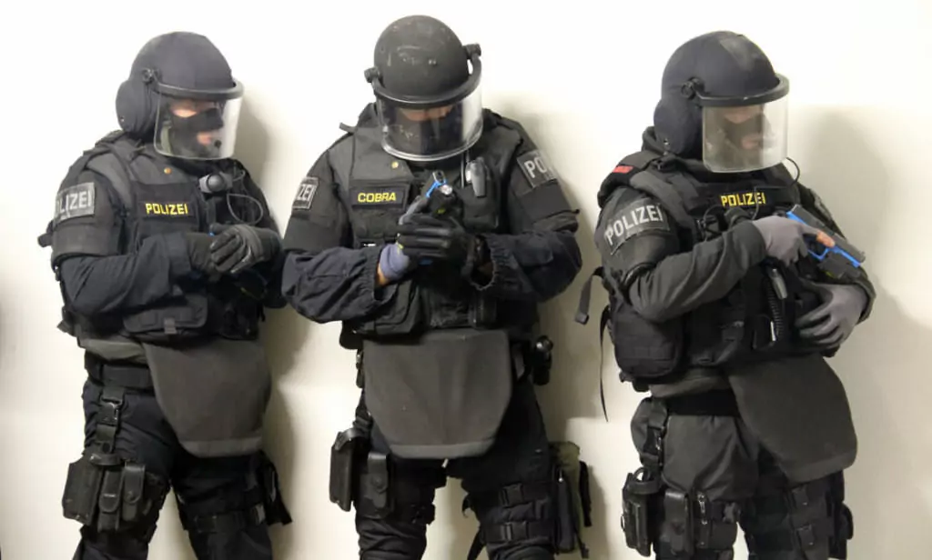 Symbolfoto von 5min.at: Cobra-Spezialeinheit im Einsatz.