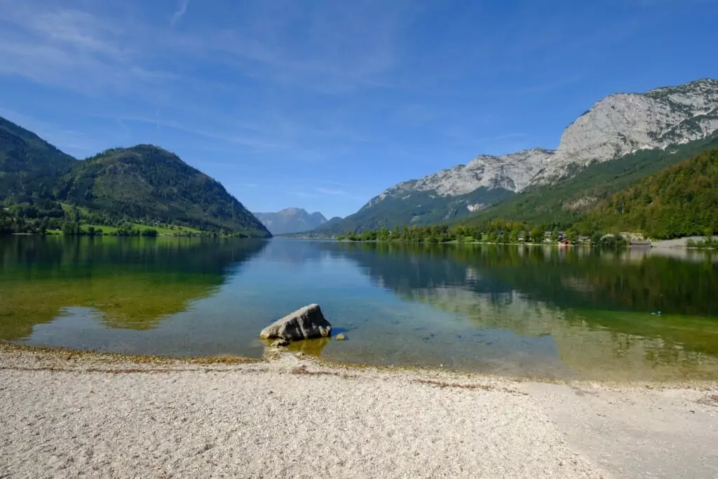 Symbolfoto von 5min.at: herbstlicher Tag am Grundlsee