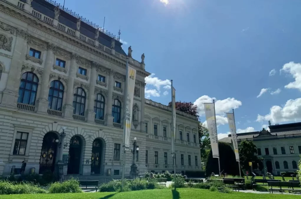 Symbolfoto 5min.at: Universität in Graz.