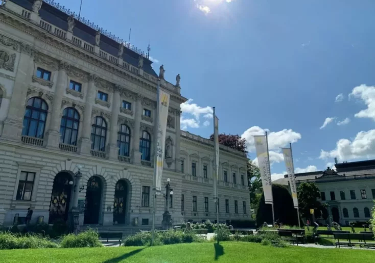 Symbolfoto 5min.at: Universit&auml;t in Graz.