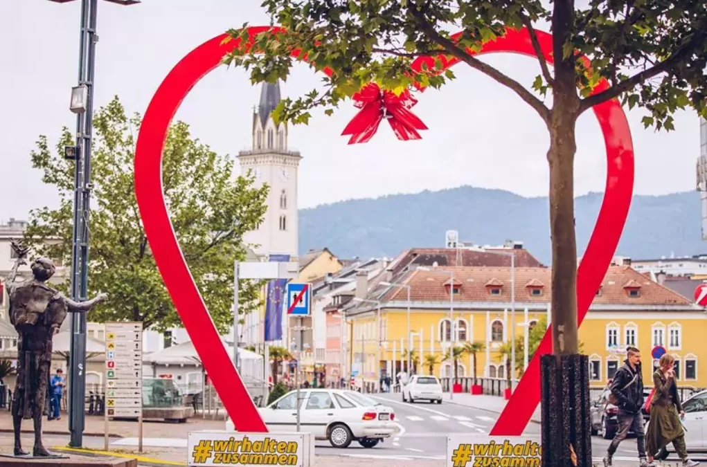 Symbolfoto von 5min.at: Herz in der Villacher Innenstadt