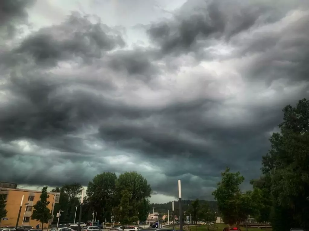 Symbolfoto zu einem Beitrag von 5min.at: Gewitterwolken in Kärnten