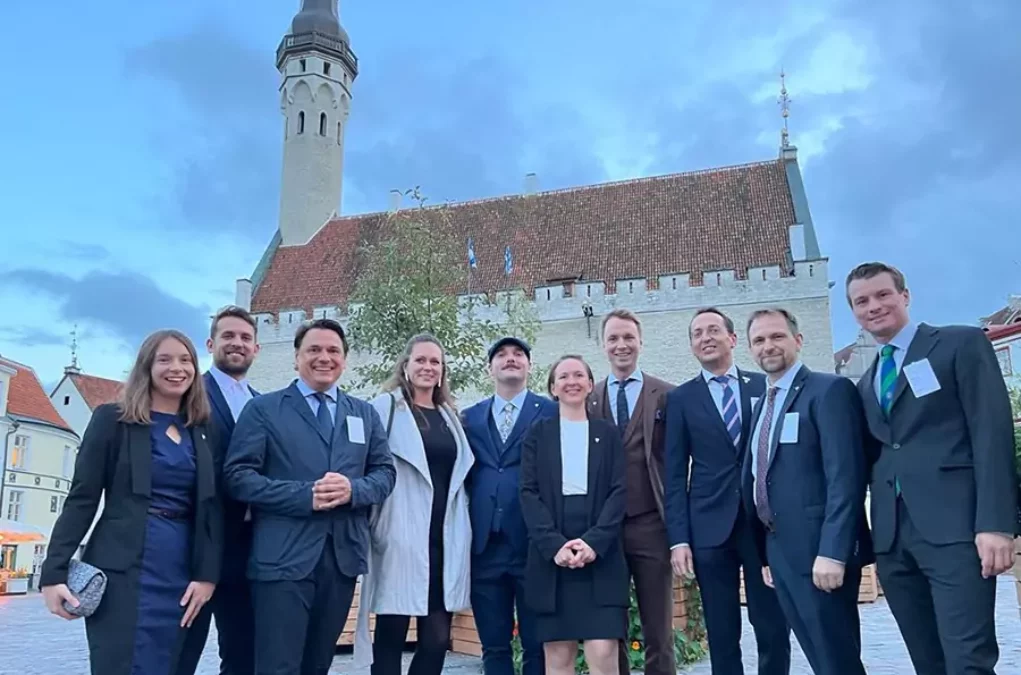 Foto auf 5min.at: Auf dem Foto sind Vertreter der Stadt Graz zu sehen, die anl&auml;sslich der Verleihung des "Green Capital Award 2023" nach Tallinn gereist sind.