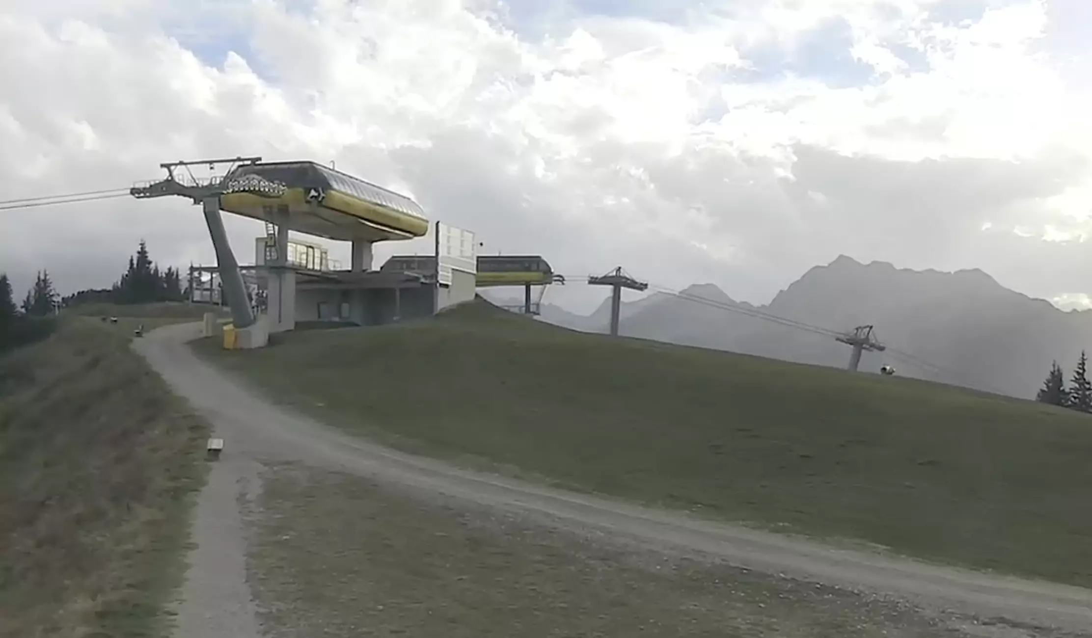 Foto auf 5min.atz zeigt die Planai Bergstation.