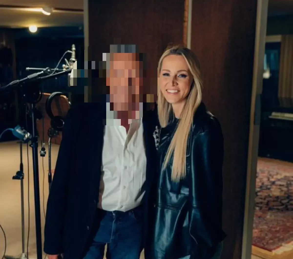 Das Bild auf 5min.at zeigt die Schlagerstars Melissa Naschenweng und Roland Kaiser