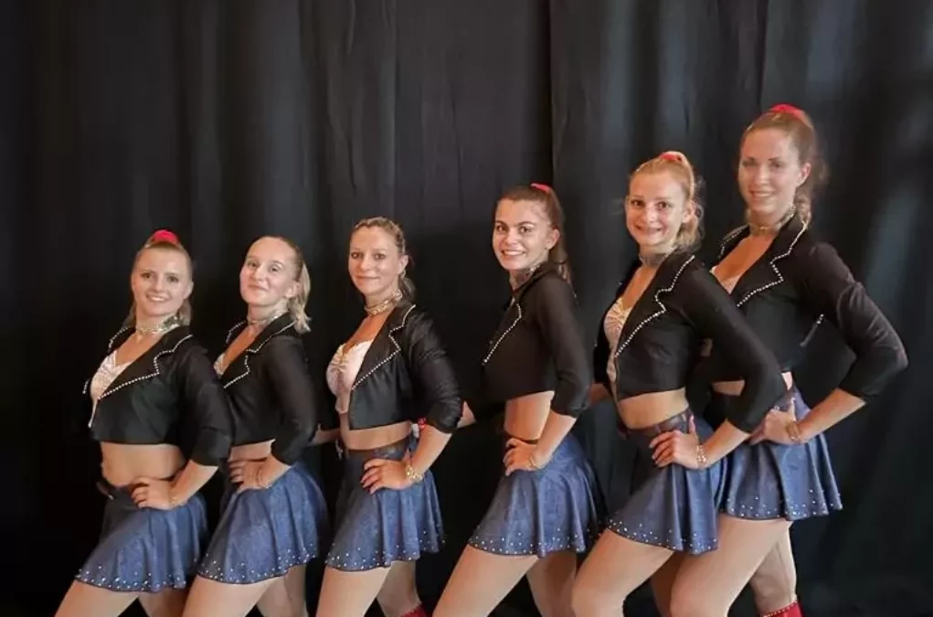 Bild auf 5min.at zeigt die Tanzgruppe "Victorious Angels".