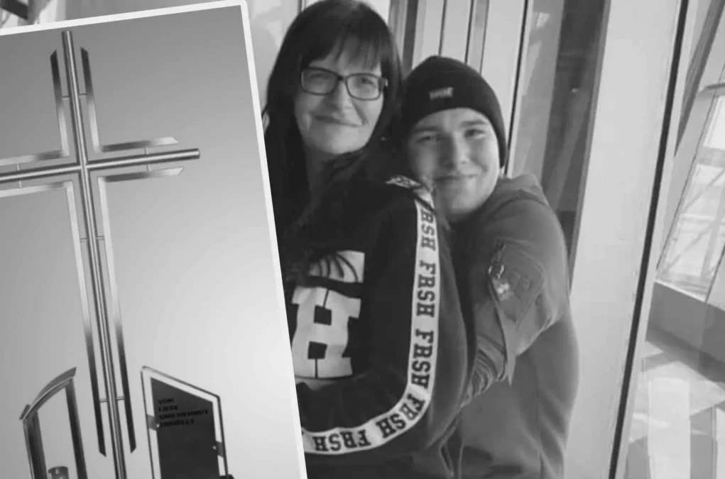 Bild auf 5min.at: Astrid K. mit ihrem Sohn und das Kreuz, welches für ihn angefertigt wurde.