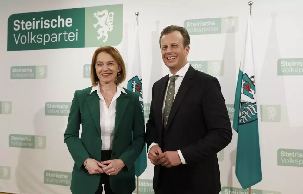 Die designierte Agrar-Landesrätin Simone Schmiedtbauer (ÖVP) und der designierte Gesundheits-Landesrat Karlzheinz Kornhäusl (ÖVP) nach der heutigen ÖVP Landesparteivorstandssitzung.