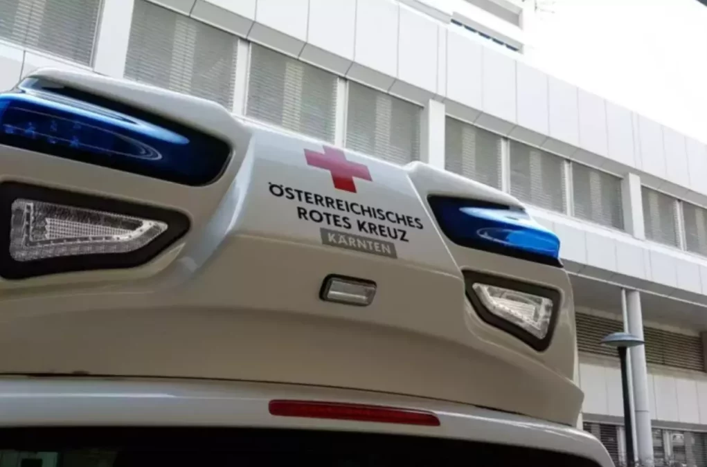 Ein Bild auf 5min.at zeigt einen Rettungswagen.