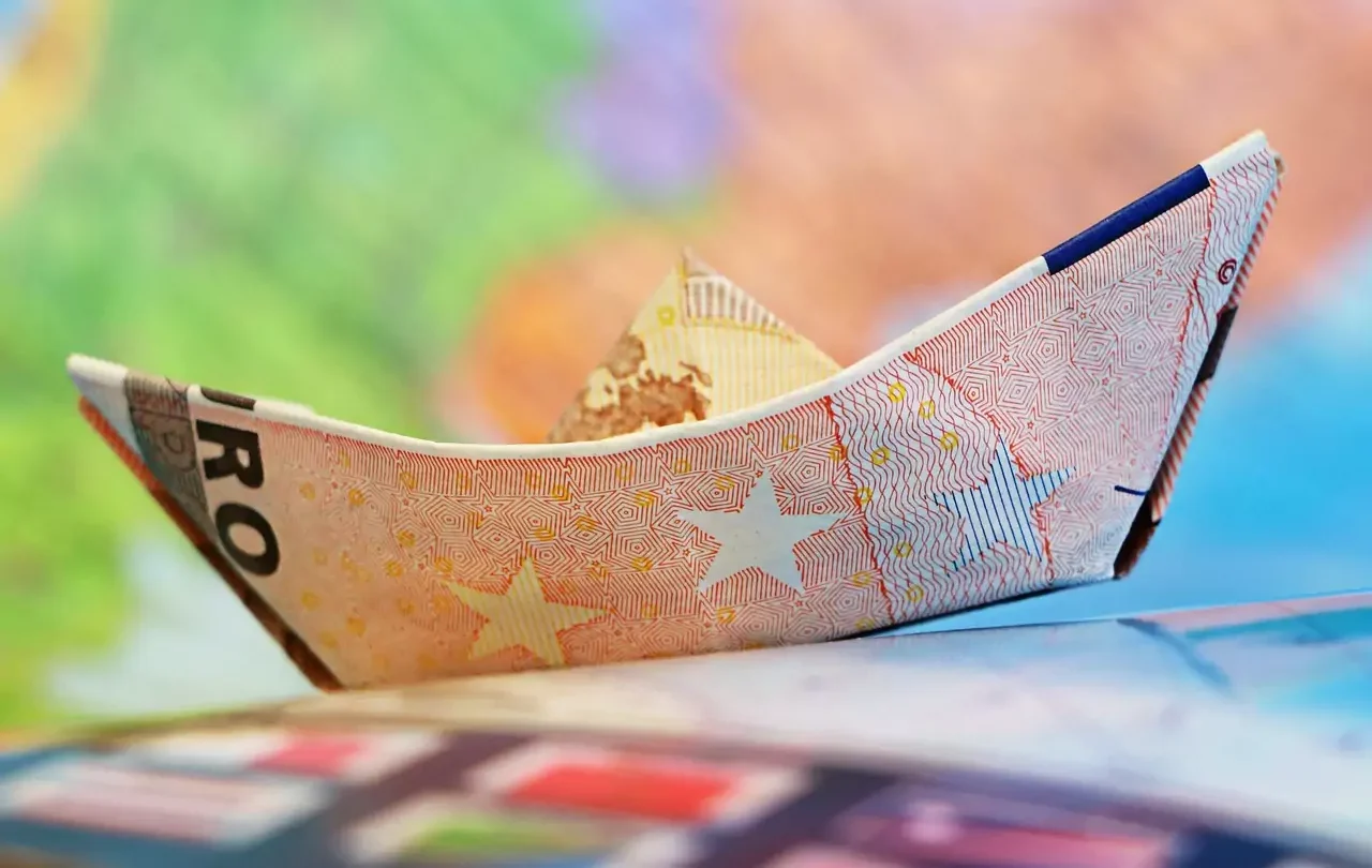 Foto auf 5min.at zeigt Euro-Geld-Scheine.