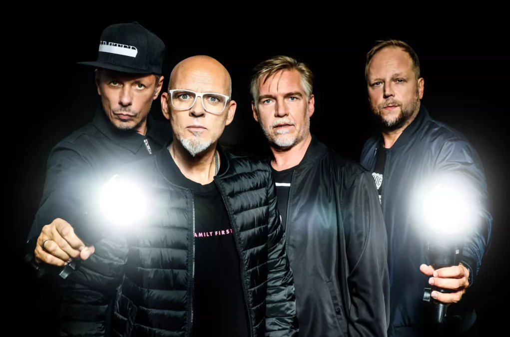 Foto auf 5min.at zeigt die Band "Die Fantastischen Vier" wie sie in die Kamera blicken.