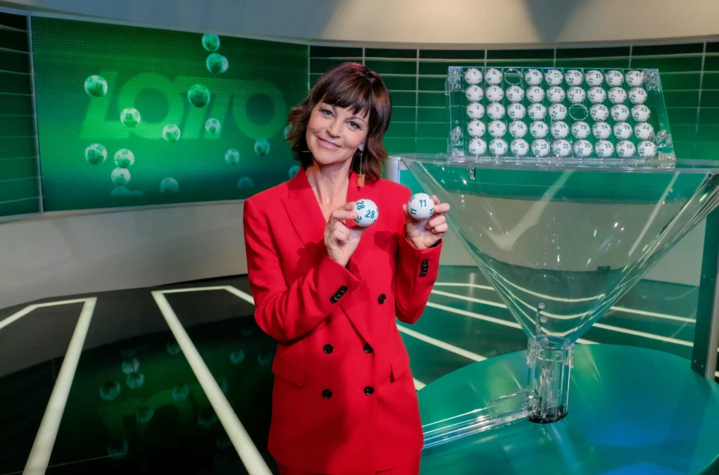 Foto auf 5min.at: Das Foto zeigt eine Lotto-Moderatorin.