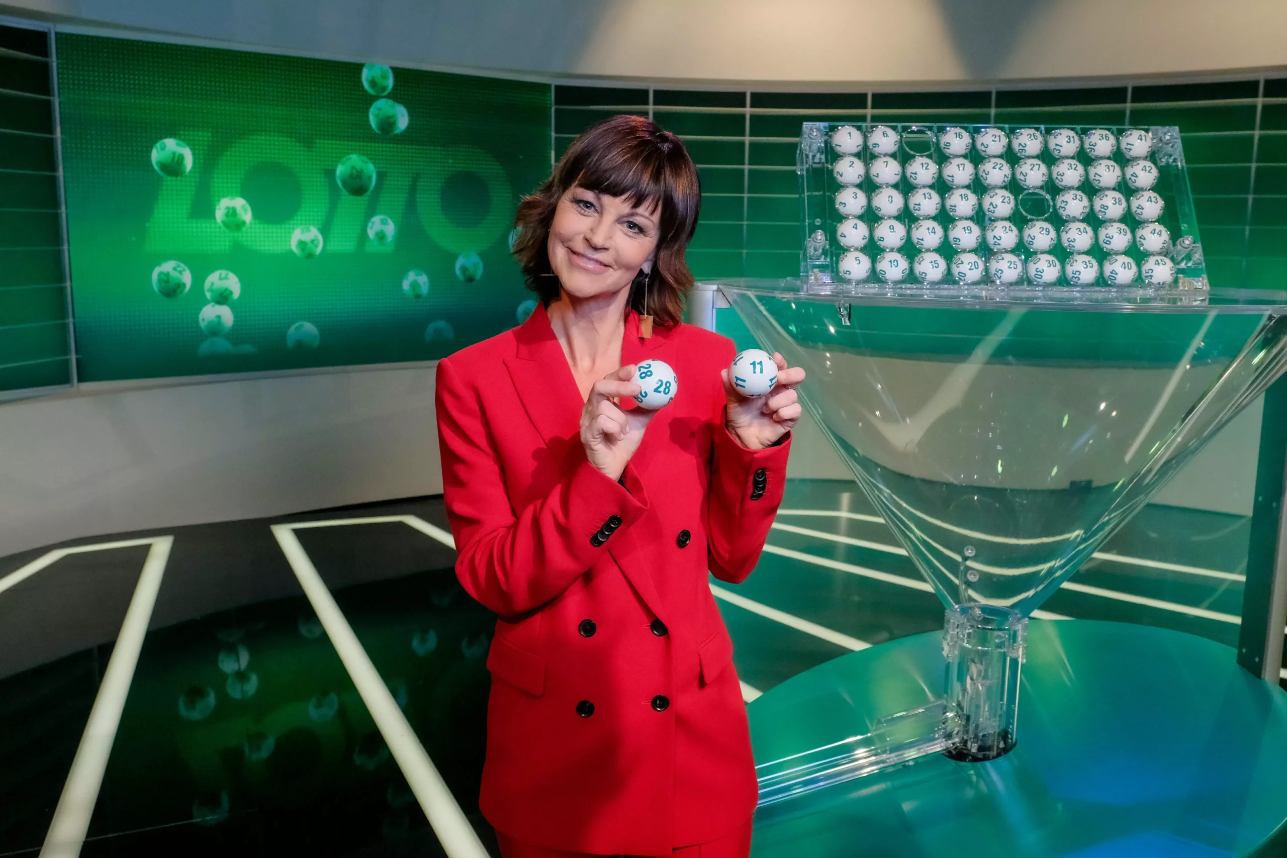 Foto auf 5min.at: Das Foto zeigt eine Lotto-Moderatorin.