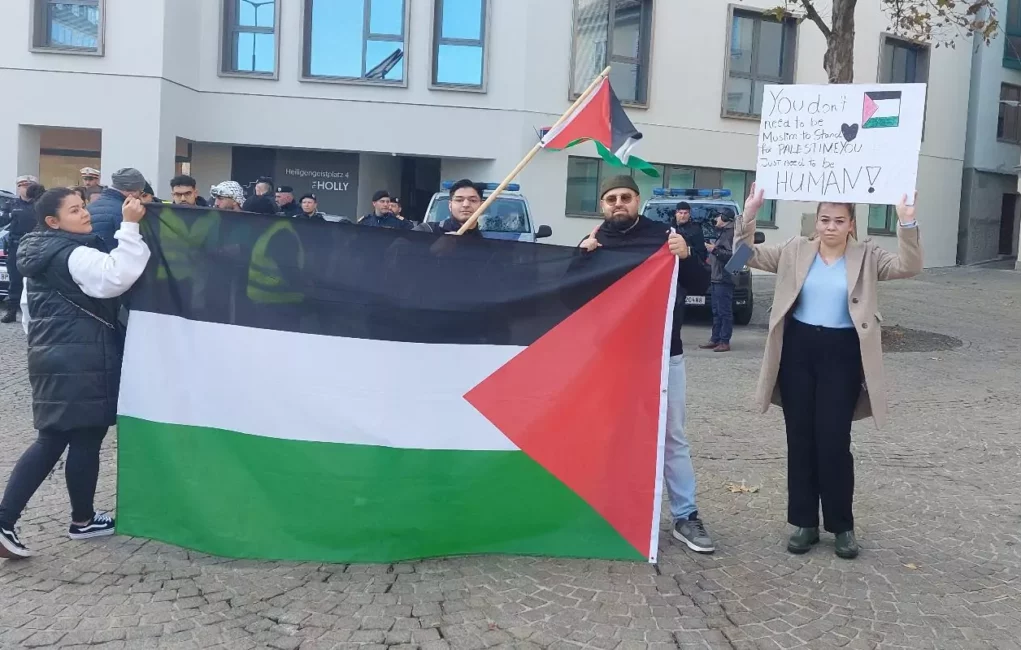 Ein Bild auf 5min.at zeigt Teilnehmende der Palästina-Demo in Klagenfurt.