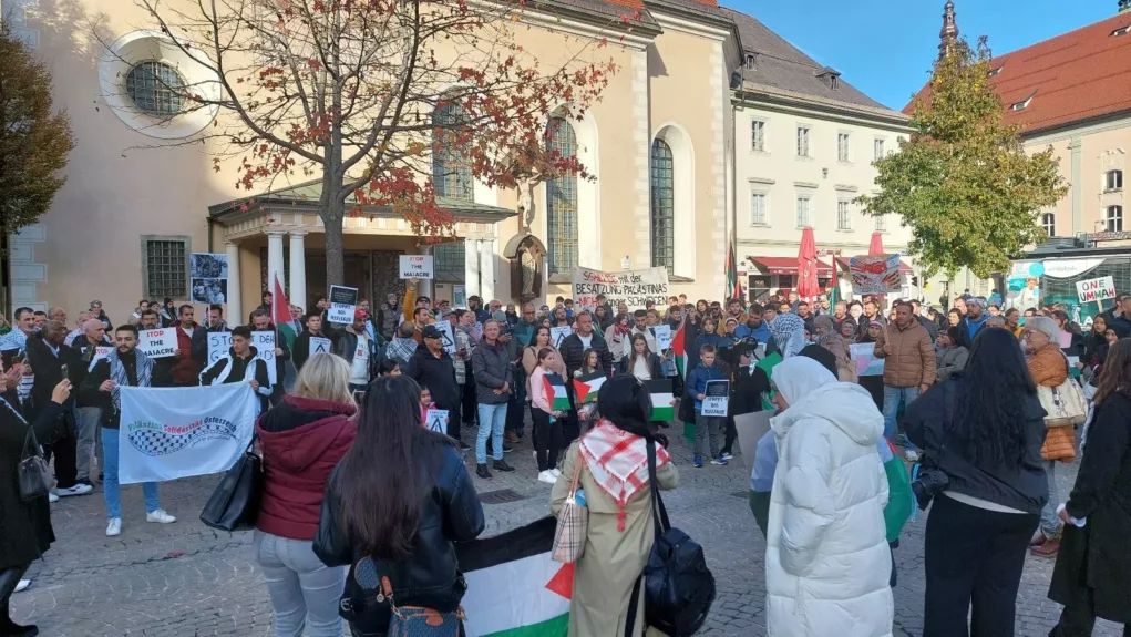Ein Bild auf 5min.at zeigt Teilnehmende der Palästina-Demo in Klagenfurt.