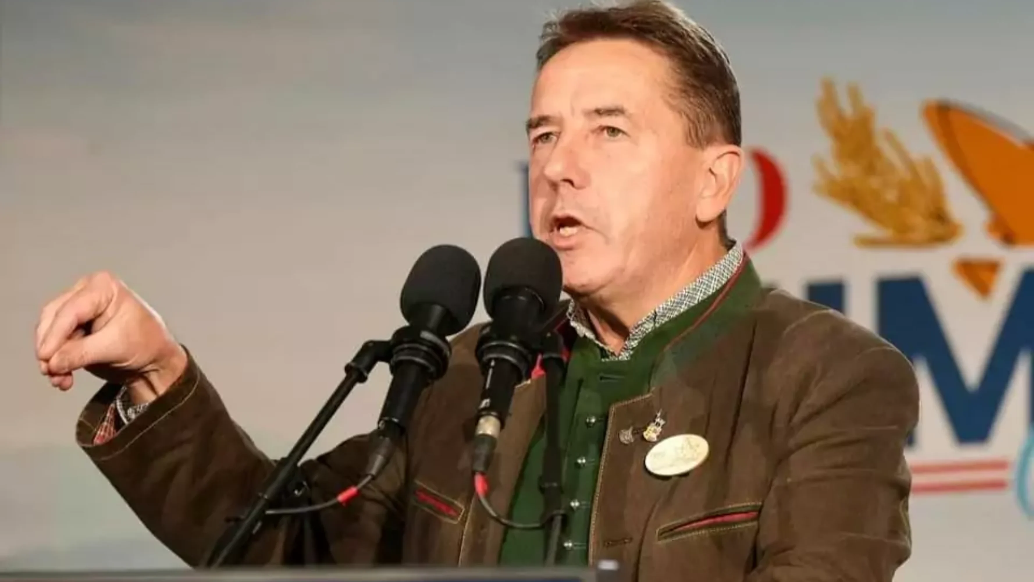 Ein Bild auf 5min.at zeigt FPÖ-Chef Erwin Angerer.