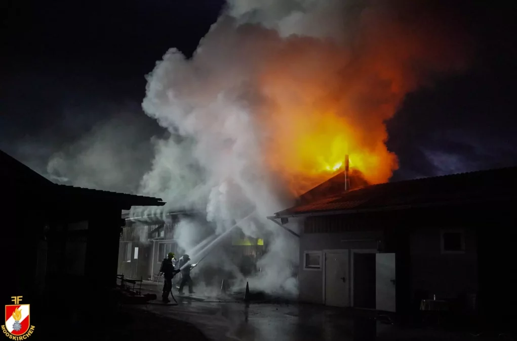 Foto auf 5min.at zeigt den Brand in Mooskirchen.