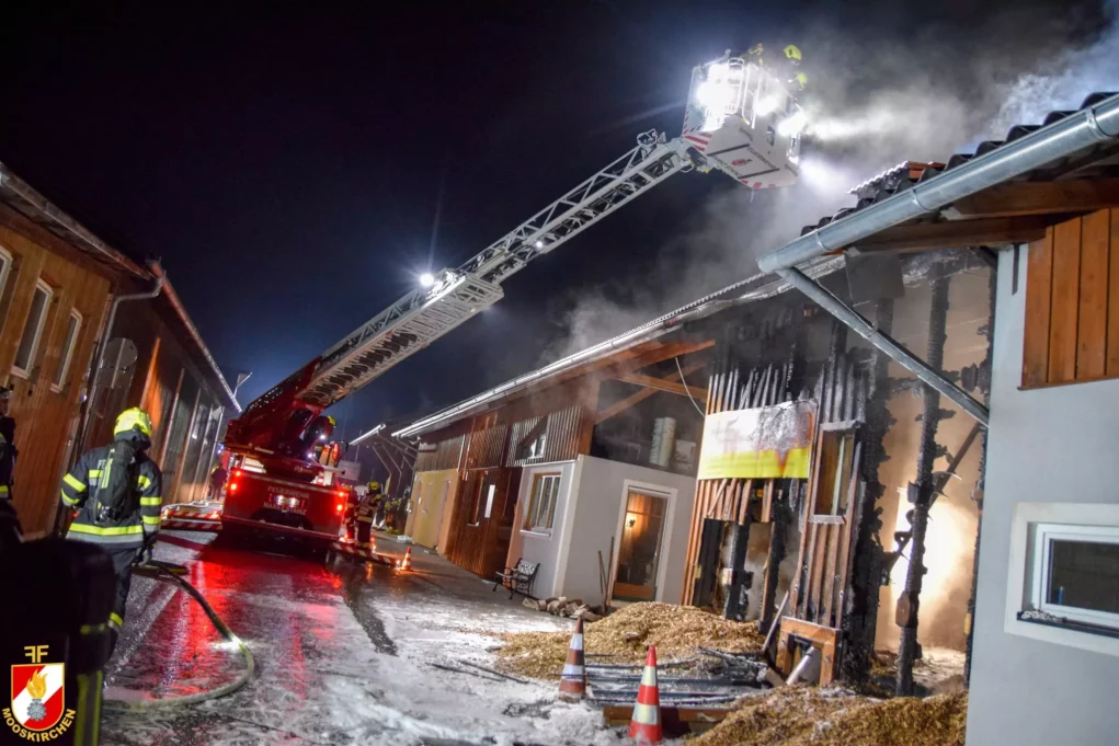 Foto auf 5min.at zeigt den Brand in Mooskirchen.