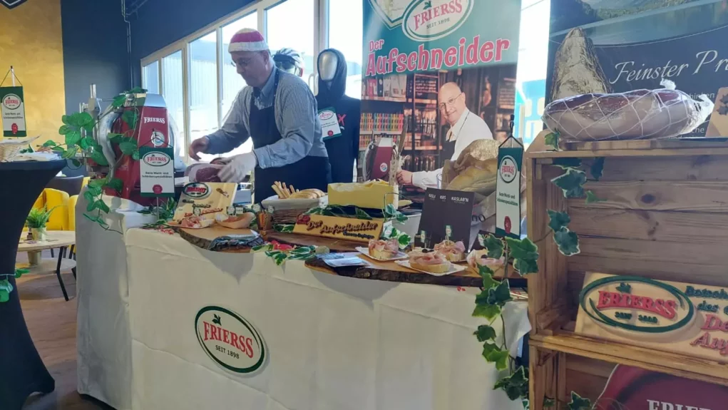 H&uuml;pfburg, Essen & Co: Heute Tag der offenen T&uuml;r bei Reines Auto