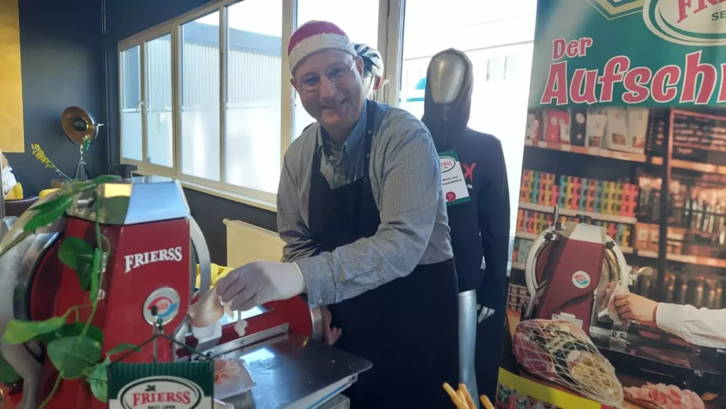 H&uuml;pfburg, Essen & Co: Heute Tag der offenen T&uuml;r bei Reines Auto