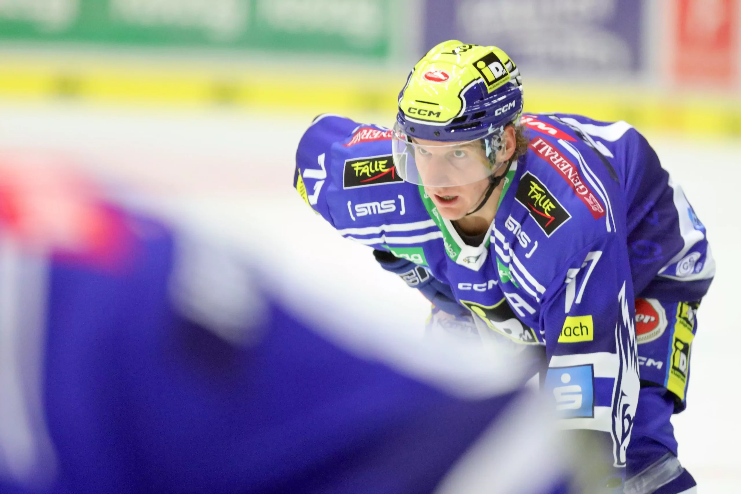 Foto in Beitrag von 5min.at: Zu sehen ist ein Eishockey-Spieler.
