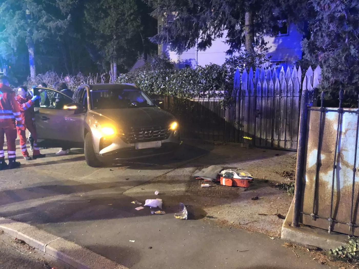 Rettung in Auto gekracht: Mehrere Verletzte bei schwerem Unfall in Graz