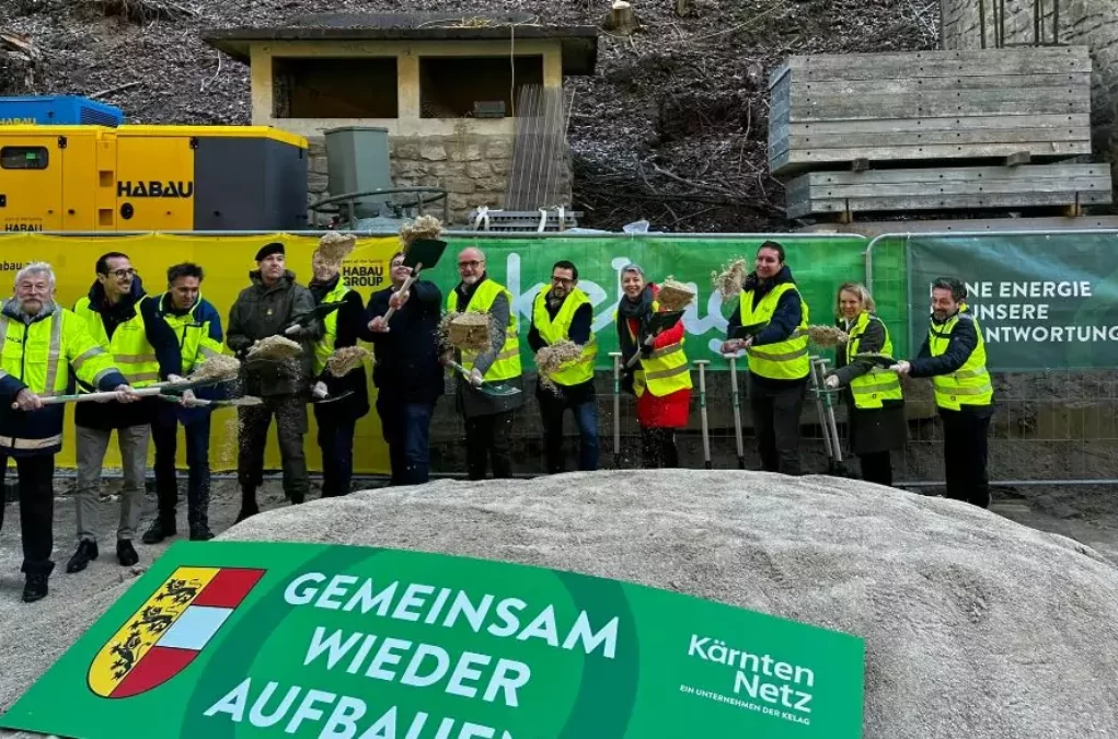 Foto in Beitrag von 5min.at: Zu sehen ist der Spatenstich.