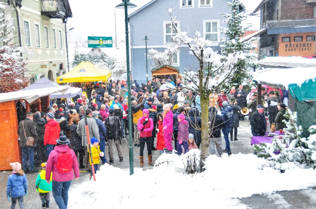 Traditioneller Barbaramarkt: S&uuml;&szlig;er Duft der Weihnacht liegt in der Luft