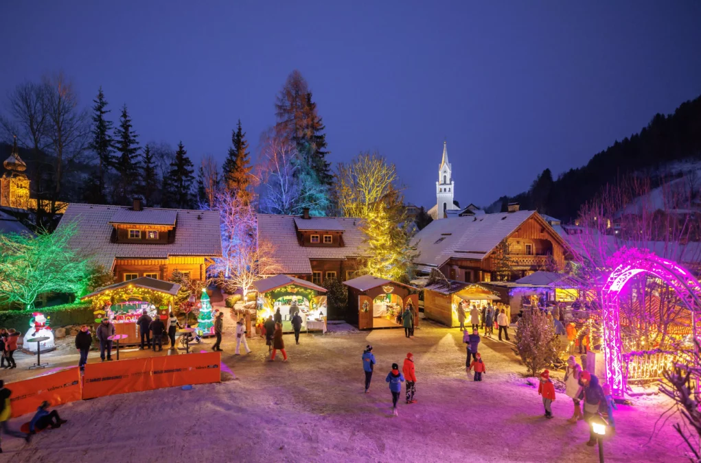 Foto auf 5min.at zeigt den Weihnachtsmarkt in Schladming.