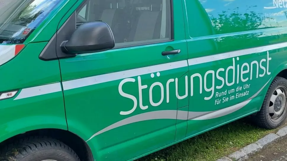 Foto in Beitrag von 5min.at: Zu sehen ist ein Störungsdienst-Auto der Kärnten Netz.