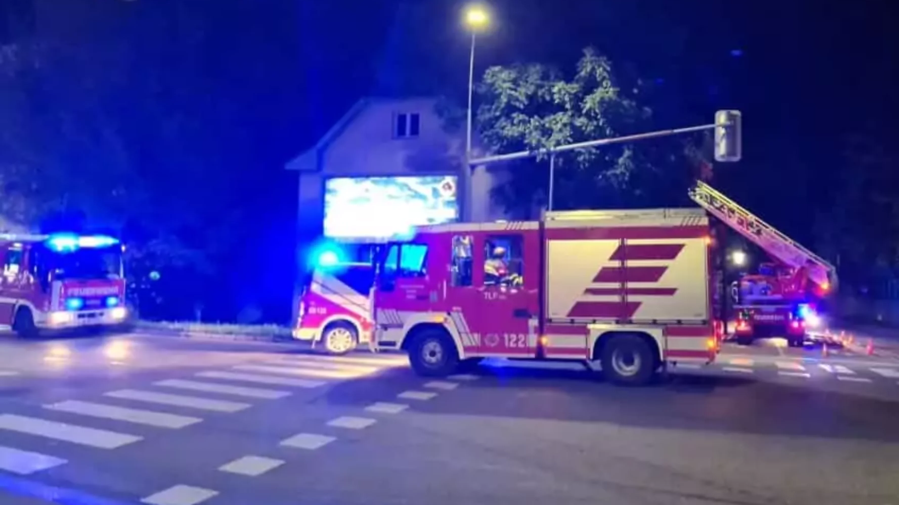 Bild auf 5min.at zeigt die Feuerwehr bei einem Einsatz.