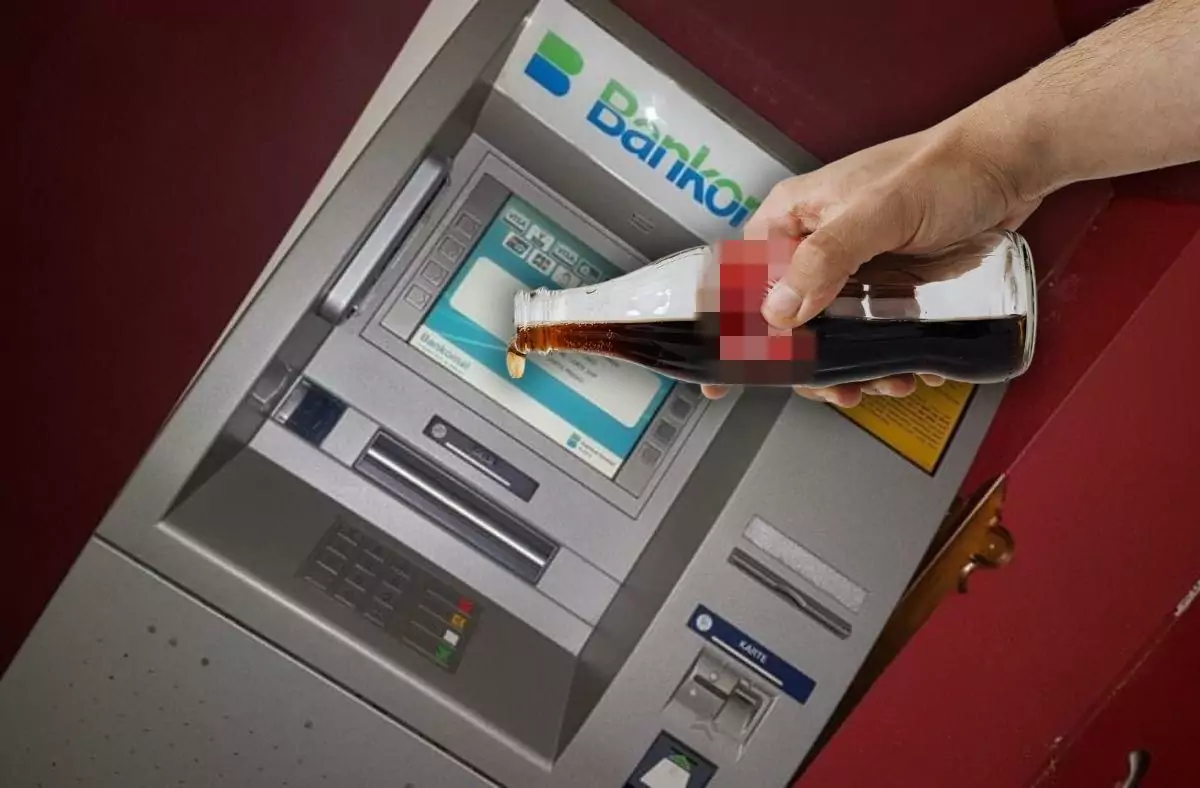 Bild auf 5min.at zeigt einen Bankomaten und im Vordergrund eine Flasche eines Getränks.