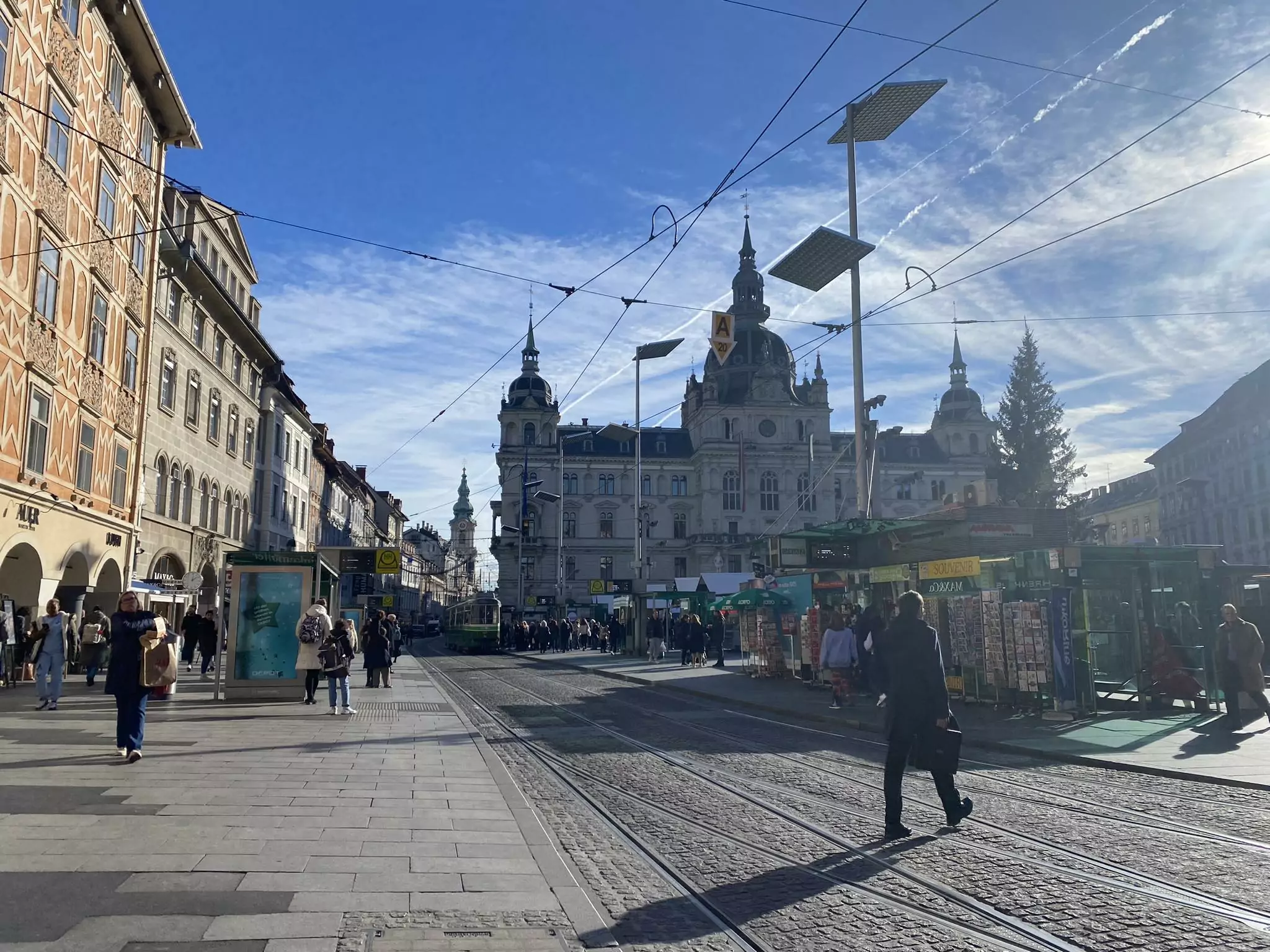 Bild auf 5min.at zeigt den Grazer Hauptplatz mit Rathaus.