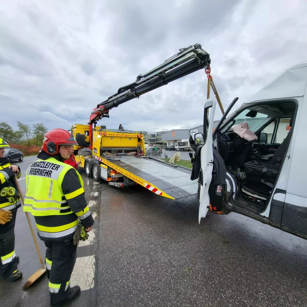 Bild auf 5min.at zeigt einen Verkehrsunfall.
