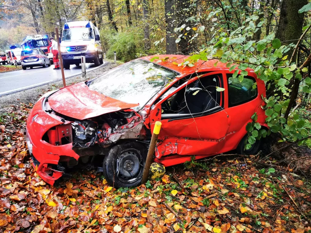 Foto auf 5min.at zeigt einen Verkehrsunfall auf der B73.