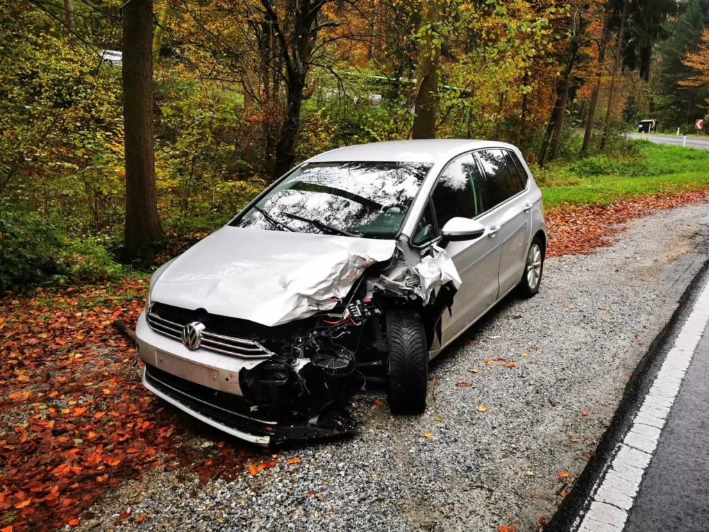 Foto auf 5min.at zeigt einen Verkehrsunfall auf der B73.