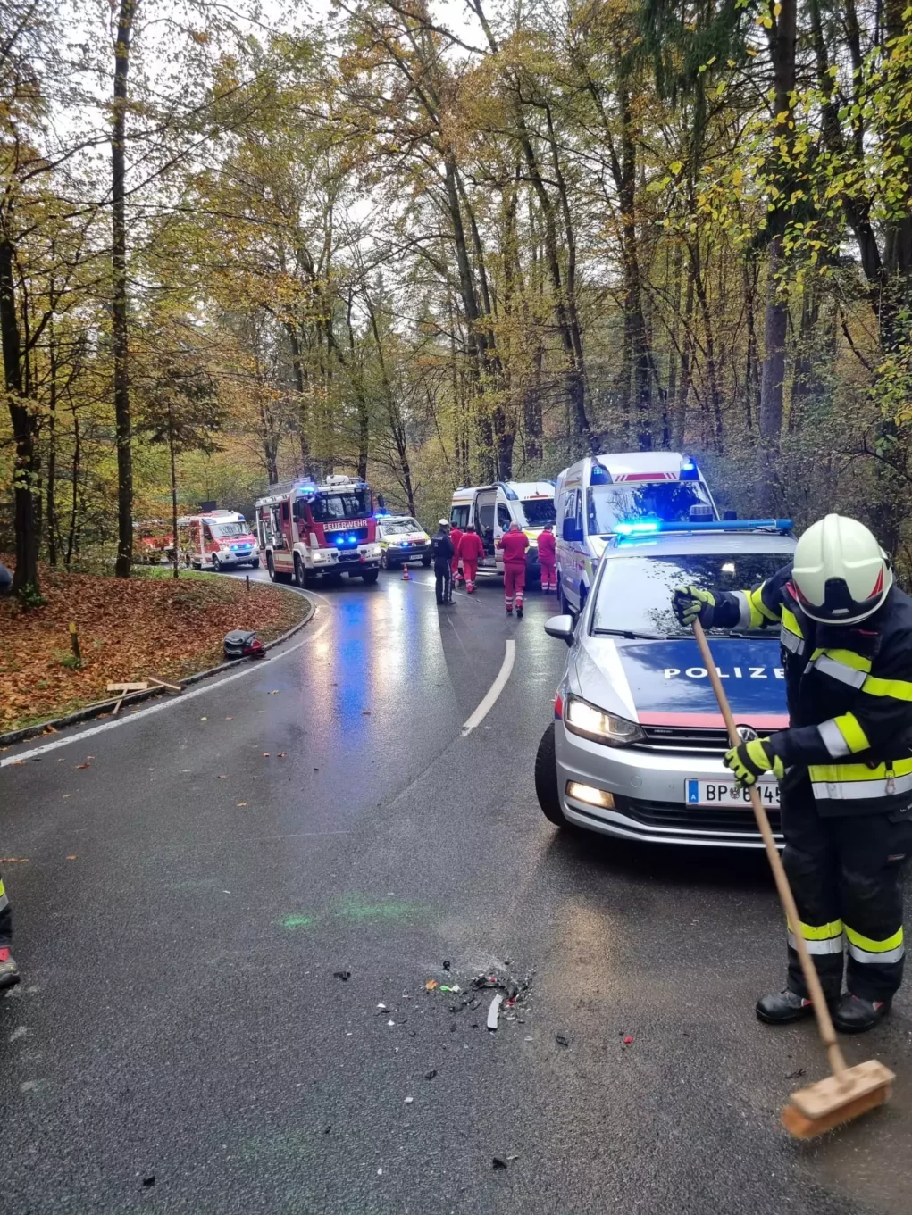 Foto auf 5min.at zeigt einen Verkehrsunfall auf der B73.