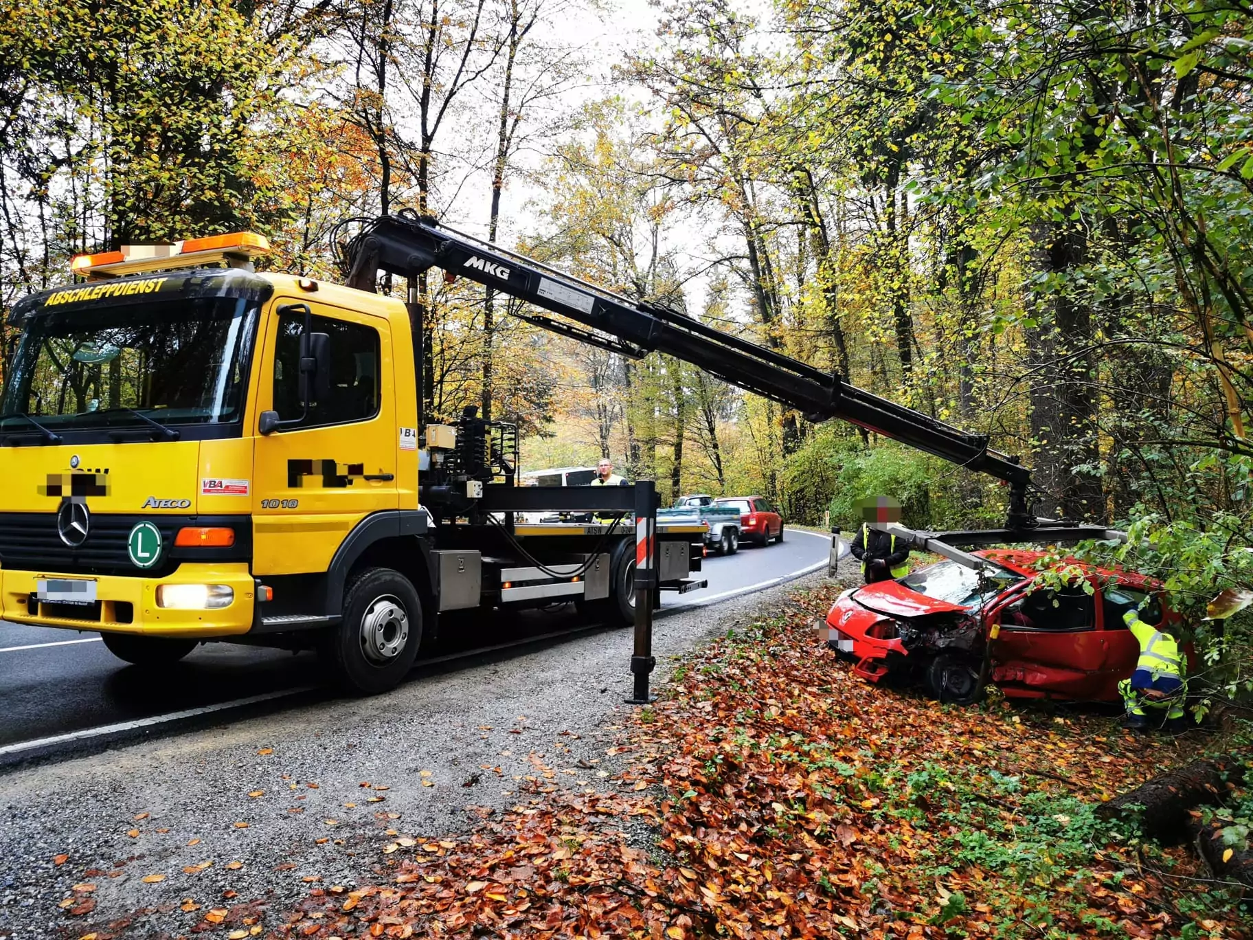 Foto auf 5min.at zeigt einen Verkehrsunfall auf der B73.