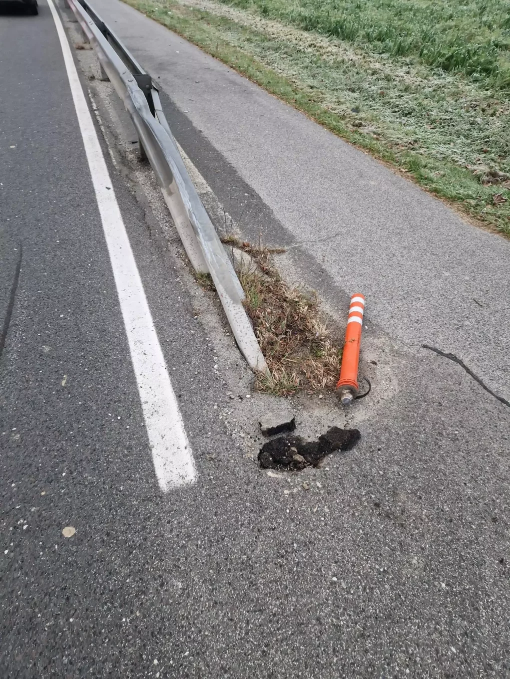 Florianis im Einsatz: Auto landete kopfüber in Feld